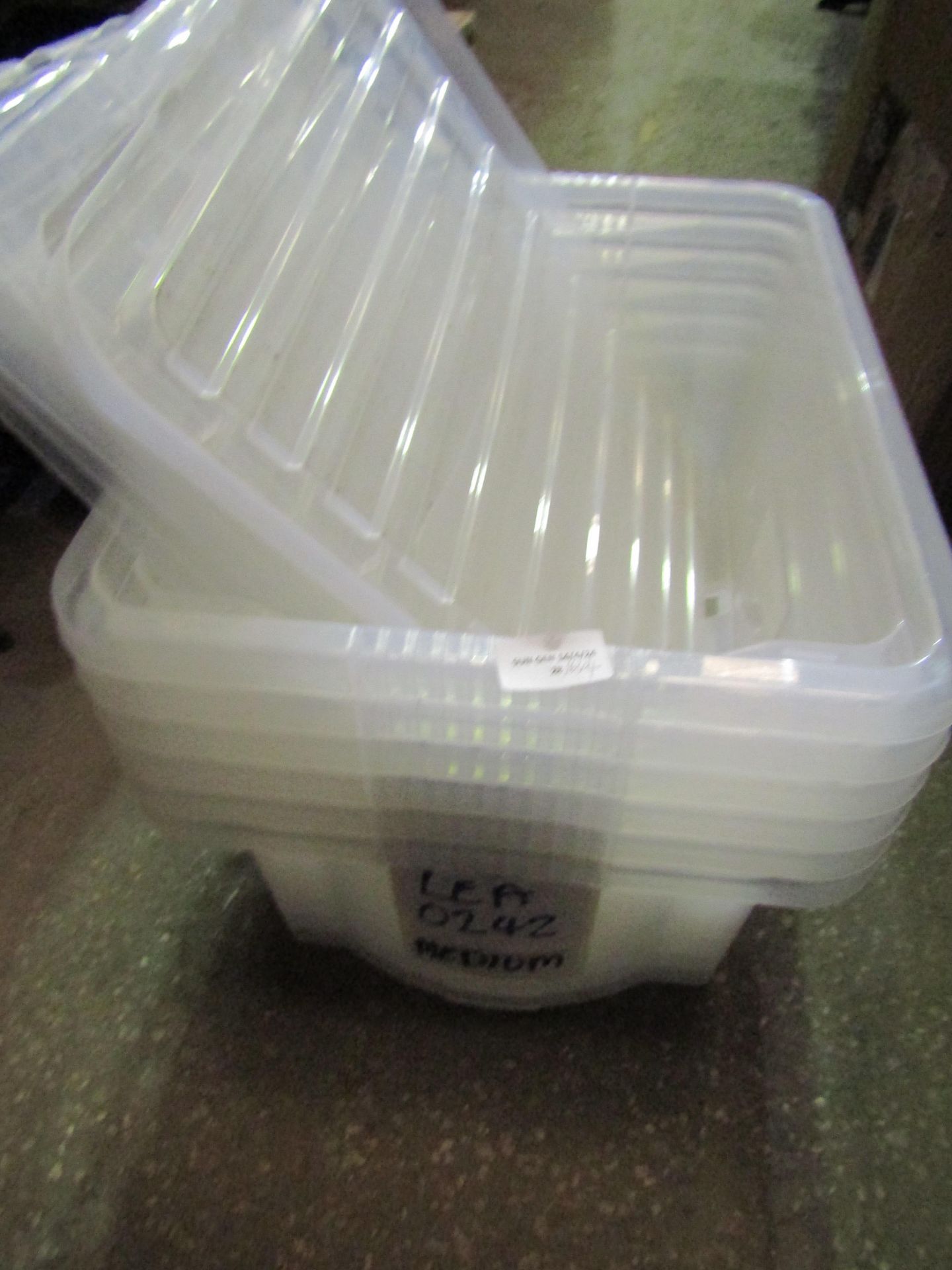 6x Crystal Clear Sorage Boxes With 4 Lids - Fairly Good Condition.