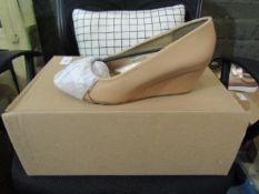 Ladies Shoes, Size Uk 8, Beige, Unworn & Boxed. See Image.