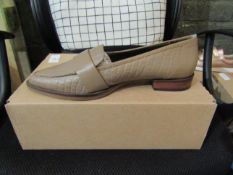 Ladies Shoes, Size Uk 5, Taupe, Unworn & Boxed. See Image.