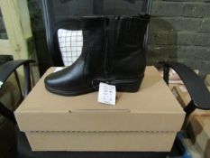 Ladies Boots, Size 6, Black, Unworn & Boxed, See Image.