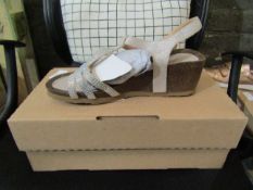 Ladies Shoes, Size Uk 5, Silver, Unworn & Boxed. See Image.