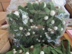 Felted Wool Holly Wreath - Small - New. (DR658)