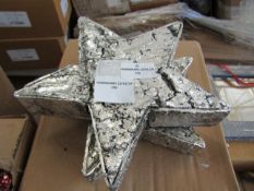 Silver Christmas Star H22 x 22 x 4cm - New. (114)
