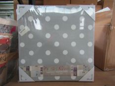 Magnetic Notice Board Square (Grey Dots) with Zinc Cat Magnets, 40cm x 40cm, RRP ?65 (DR698)