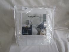 Amazonbasics - White Bedstread 137x191cm - Packaged.