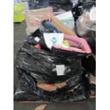 Pallet of Unmanifested raw online customer returns, typically includes homeware's, kitchen, garden