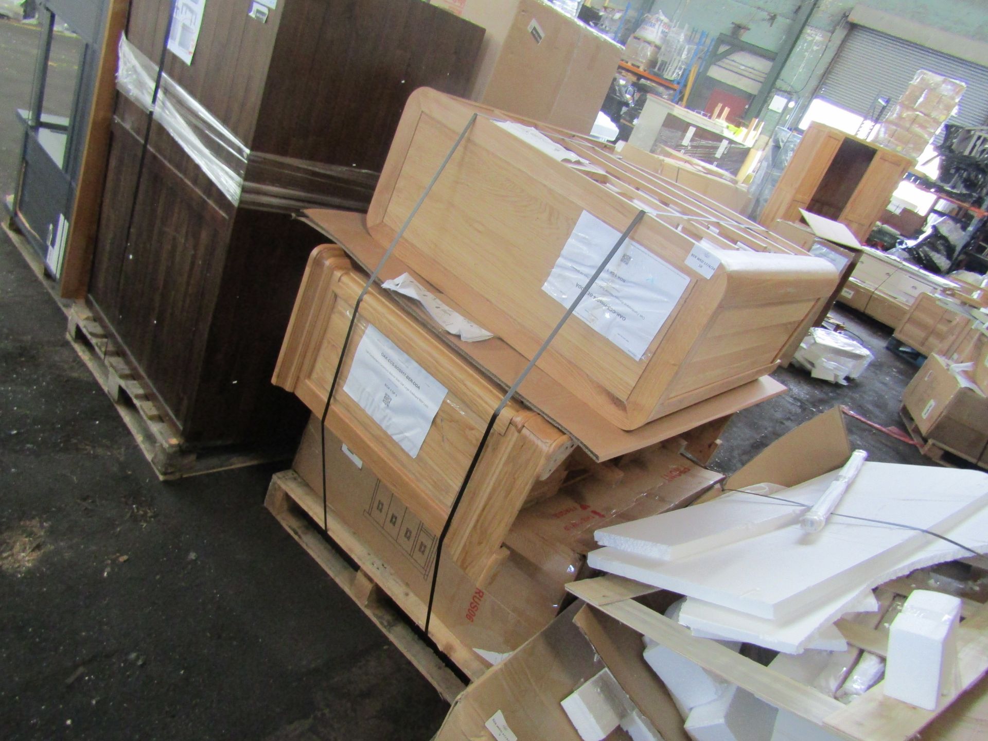 Mixed Lot of 2 x Oak Furnitureland Customer Returns for Repair or Upcycling - Total RRP approx 799.
