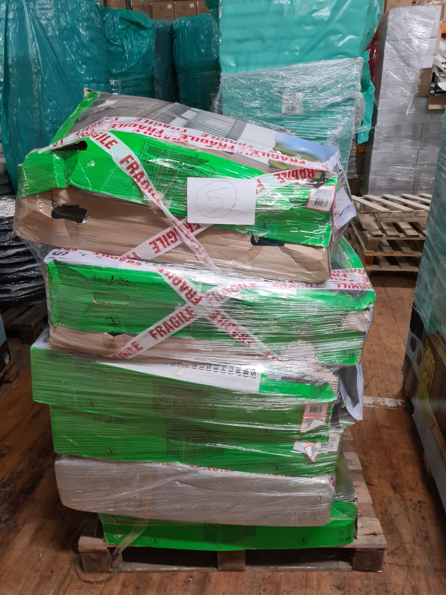 Located offsite in Rochdale, 10 pallets of Plastic XXL garden storage box raw customer returns, - Bild 4 aus 12