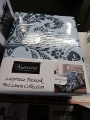 2x Aquisite - Luxurious Damask Sky Blue & Navy Kingsize Bed Cover Set - Packaged.
