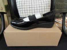 Ladies Shoes, Size Uk 5, Black, Unworn & Boxed. See Image.