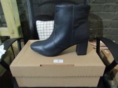 Ladies Heel Boots, Size Uk 9, Navy, Unworn & Boxed. See Image.