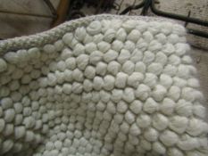 Bobble Wool D040 Rug Pebble Wool Border Ivory Rectangle 240X340cm RRP 329 About the Product(s)