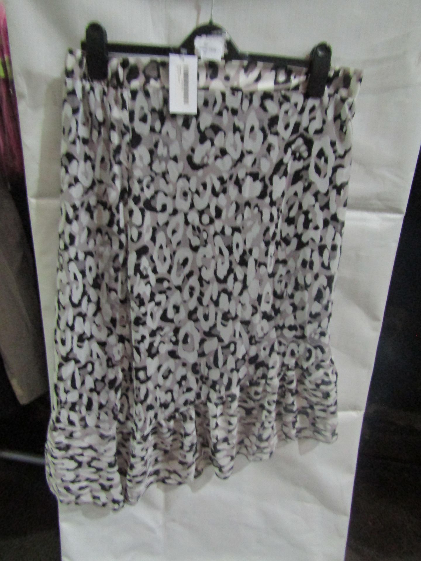 Dorothy Perkins Mono Animal Wrap Midi Skirt, Size: 16 - Good Condition.