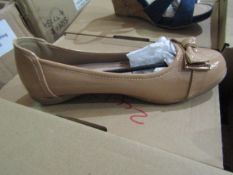 JD Williams Heavenly Soles Ladies Slip On Shoes, Size: 6EEE - Unused & Boxed.