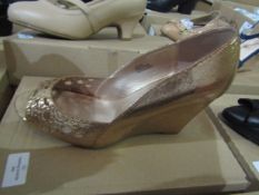JD Williams Heavenly Soles Ladies Rose Gold Wedge Shoes, Size: 9EEE - Unused & Boxed.