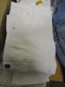 Ladies White Skinny Fit Cargo Jeans, Size: 10/36 - Unused & Unpackaged.