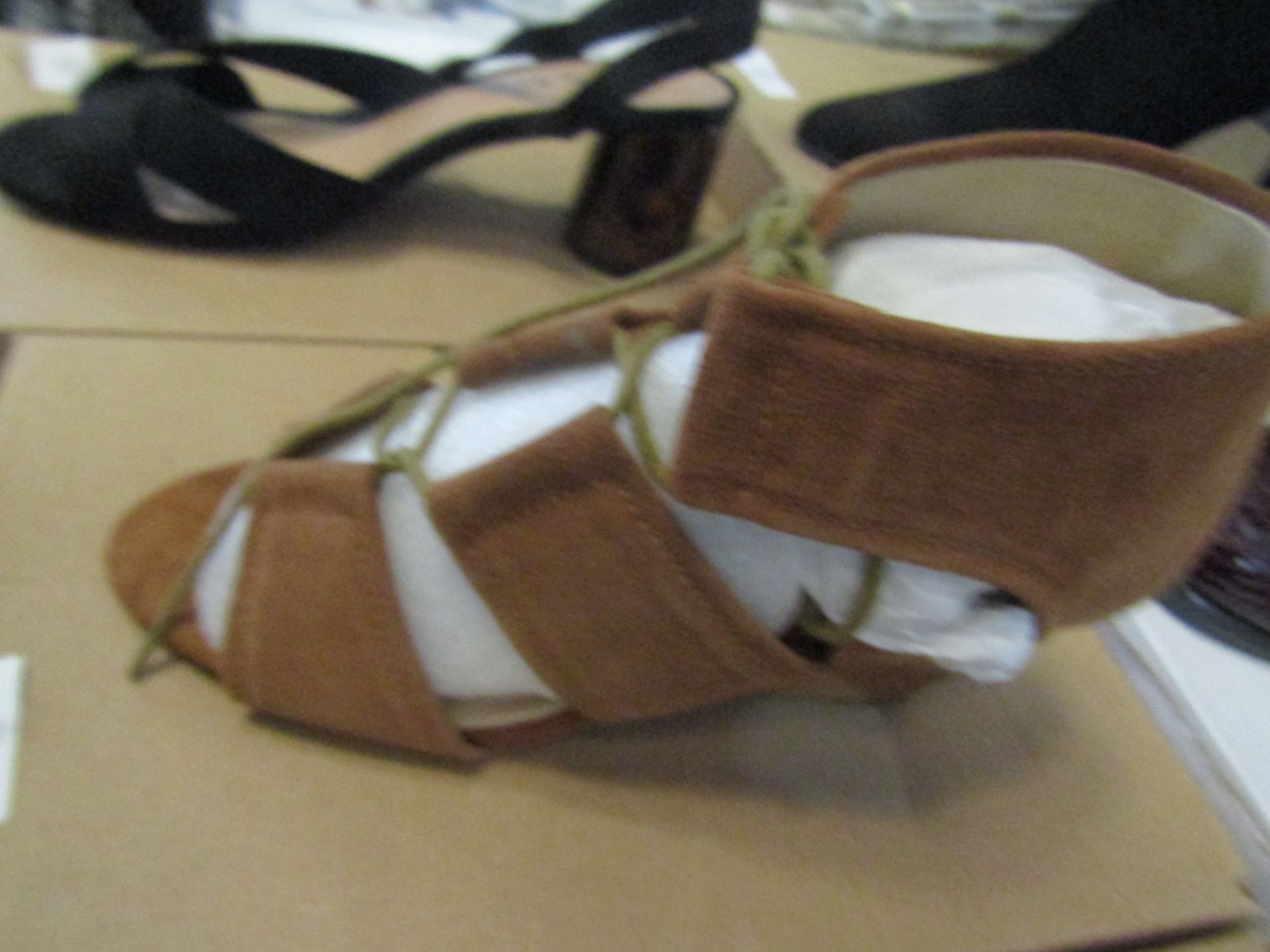 Ladies Heel Shoe, Size 5, Light Brown, Unworn & Boxed
