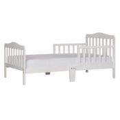 Brand New Dream on Me Classic Toddler Bed. Product dimensionS - 144.8L x 71.1W x 76.2H CM Comes with