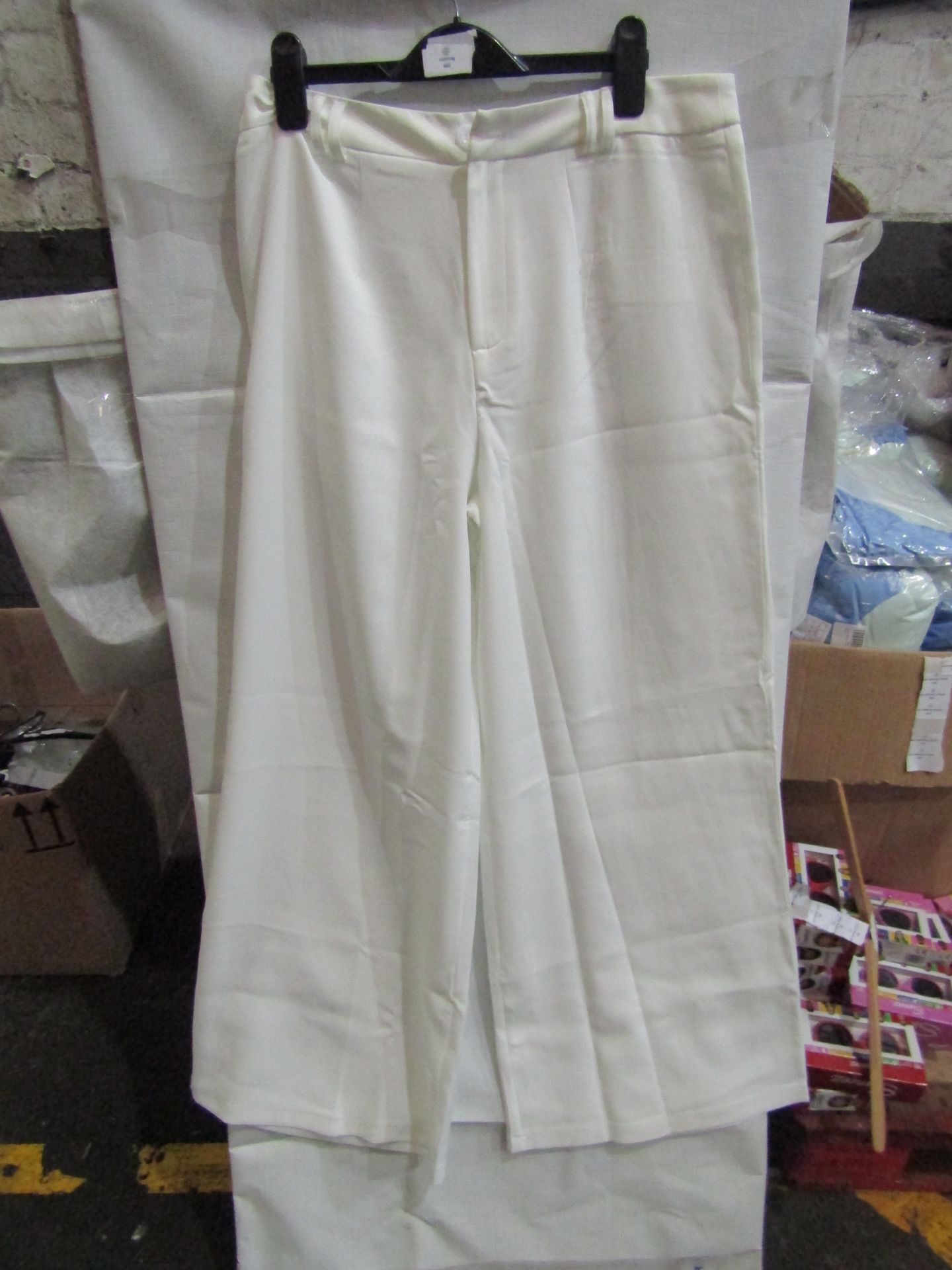 2x PrettyLittleThing Tall White Wide Leg Dad Trousers, Size: 14 - Unused & Packaged.