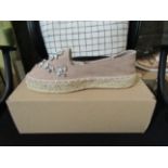 Ladies Shoes, Size Uk 37, Pink, Unworn & Boxed. See Image.