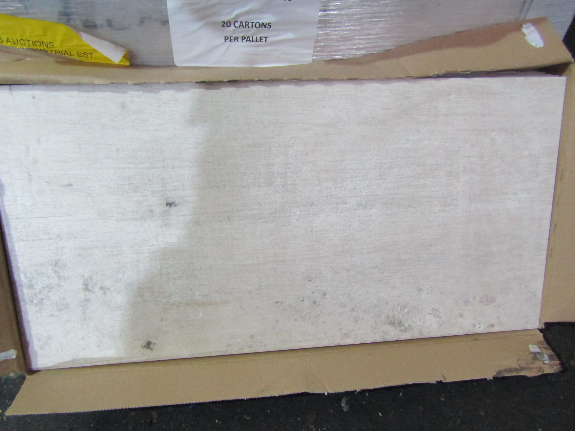 1X Pallet Containing 40x Packs of 5 Wickes 600x300mm Cabin Tawny Beige Floor and Wall Tiles - - Bild 2 aus 3