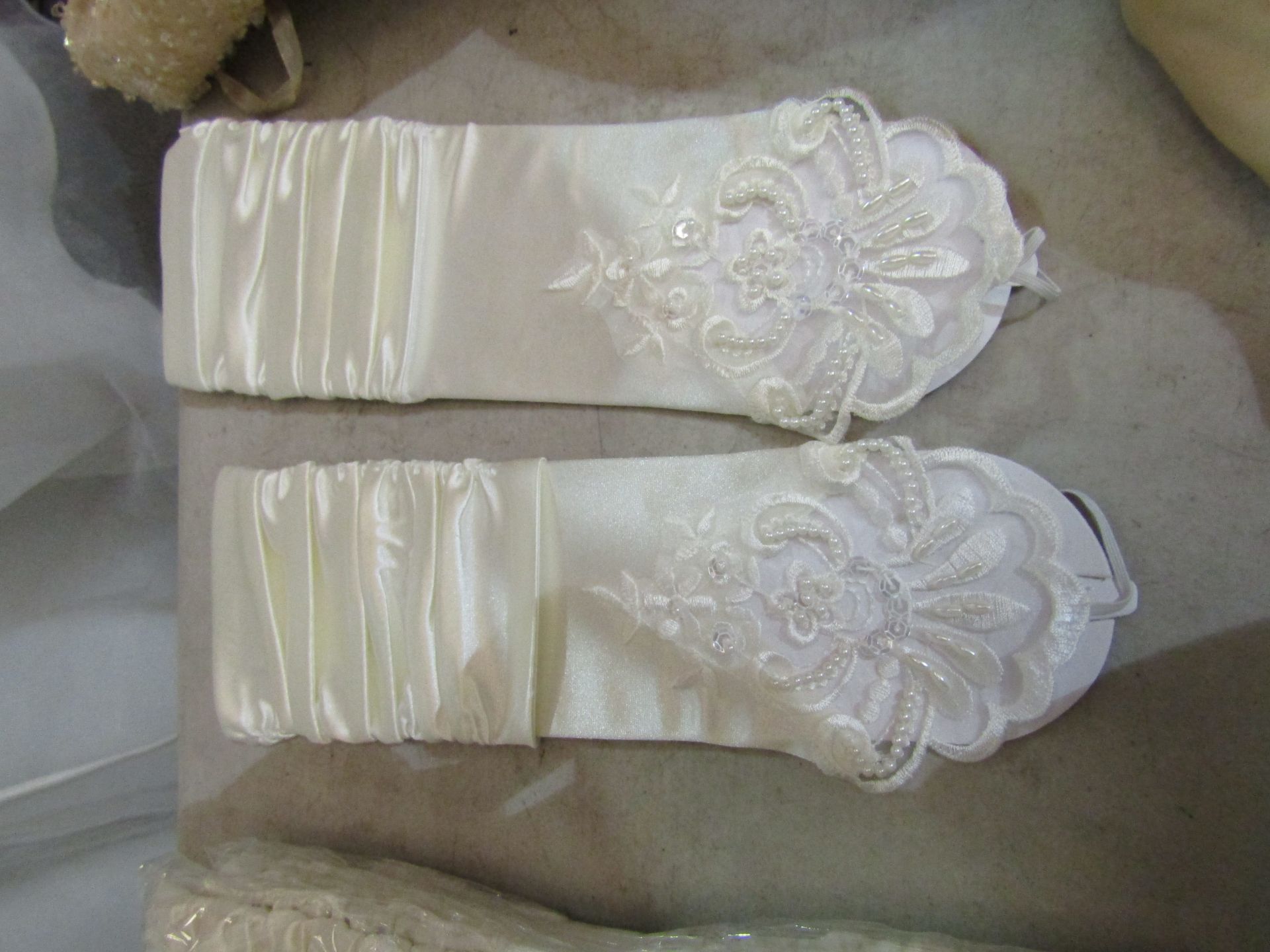 Approx 500 pieces of wedding shop stock to include wedding dresses, mother of the bride, dresses, - Image 25 of 108