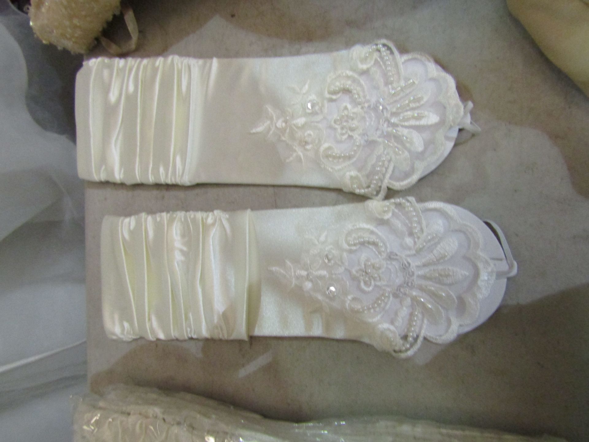 Approx 500 pieces of wedding shop stock to include wedding dresses, mother of the bride, dresses, - Image 26 of 108