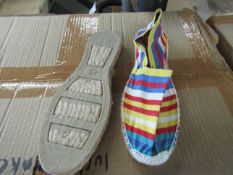 TheStripeCompany - Slip-On Espadrilles Shoes - See Image For Design - Size 41 - New.