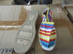 TheStripeCompany - Slip-On Espadrilles Shoes - See Image For Design - Size 41 - New.
