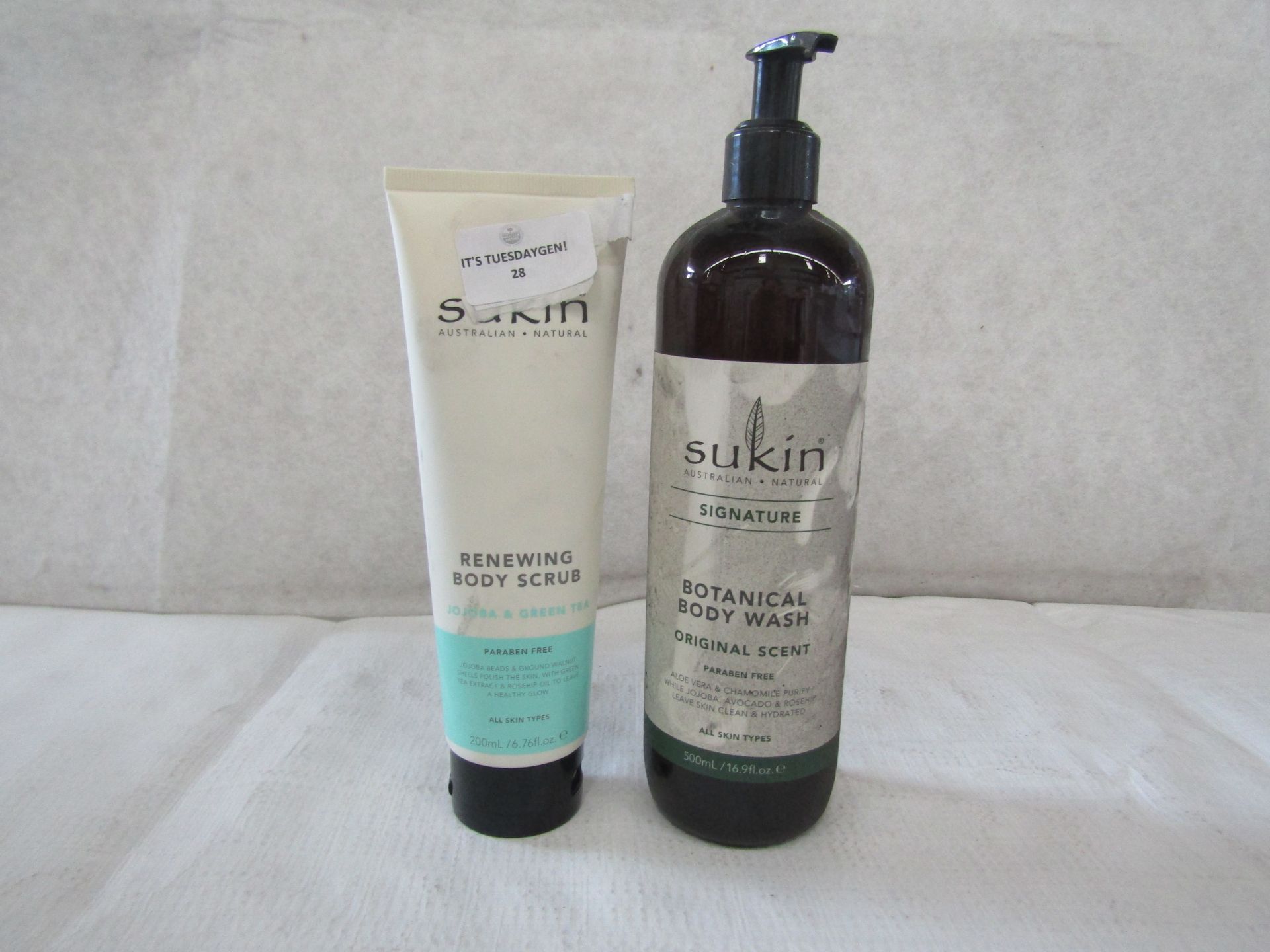 1x Sulkin - Renewing Jojoba & Green Tea Body Scrub 200ml. 1x Sukin - Botanical Body Wash ( Aloe Vera