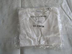 2x Croft & Barrow - White Stretch V-Neck T-Shirt - Size Small - Unused & Packaged.