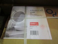 Arley Professional - Izzy LED Round Illuminated Mirror Touch Switch & Demister Pad 600x600mm - New &