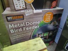 My Garden Metal Dome Bird Feeder Weather Resistant Metal Roof Pushes into Soft Ground Size 129 X
