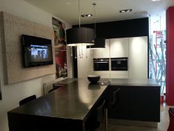 Scanvolini high end kitchen display, 10% buyers premium special