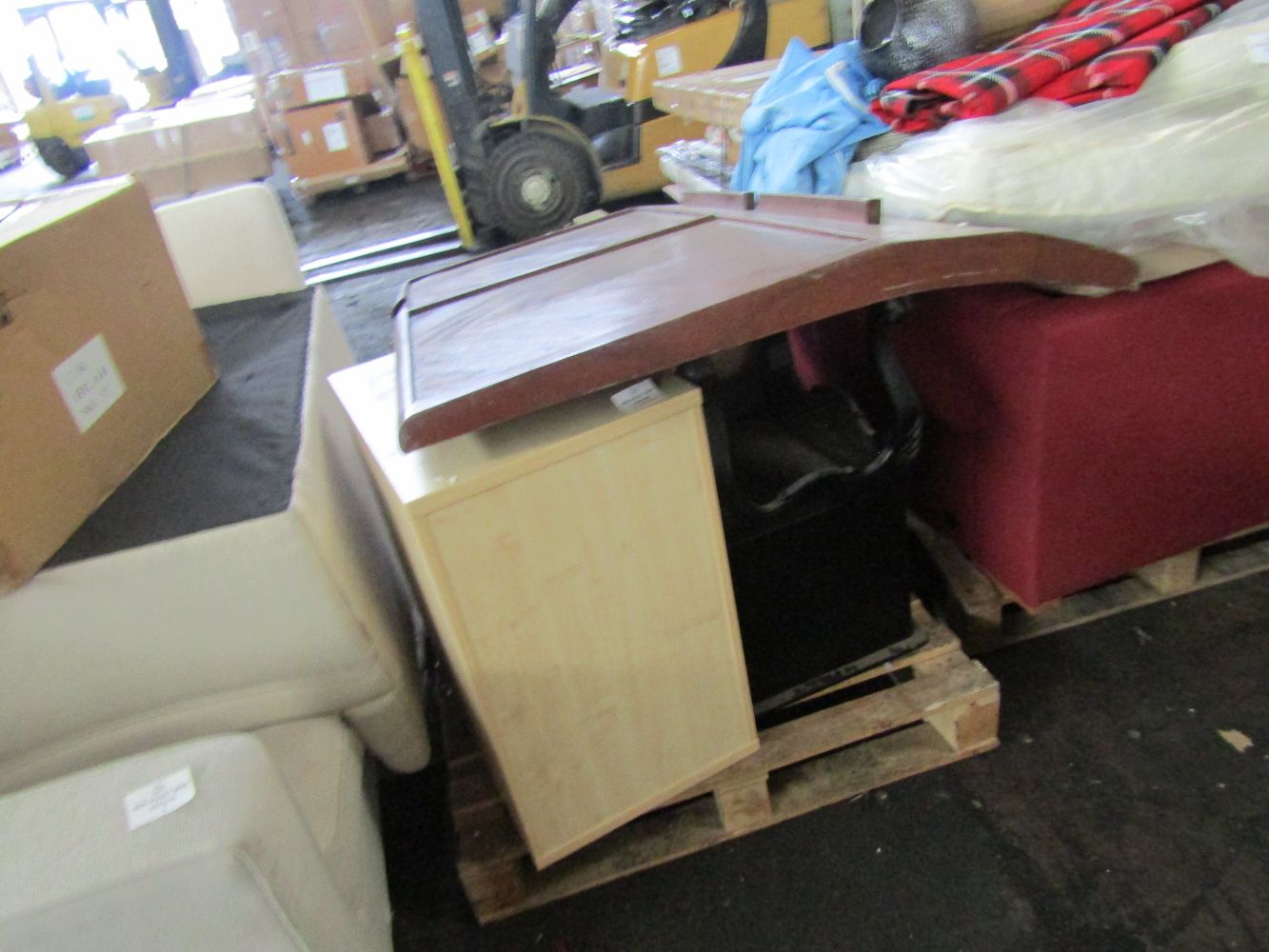 New lots added Friday Upcyclers BER Furniture pallet auction from DFS, SCS, Dusk.com and more