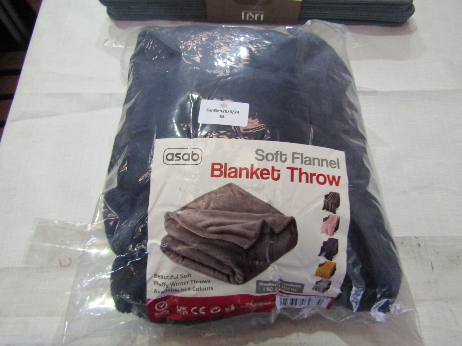 Asab Soft Flannel Blanket Throw, Size: 150 x 130cm - Unchecked & Packaged.