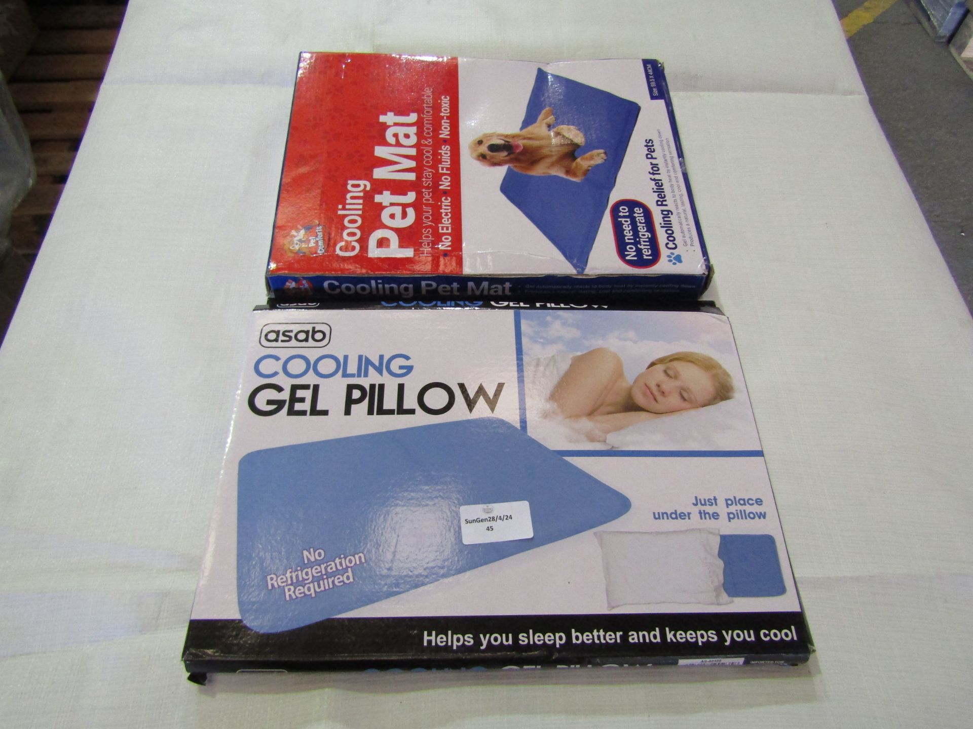 2x Items Being - 1x Asab Cooling Gel Pillow, No Refrigeration Required - 1x Pet Comforts Cooling Pet