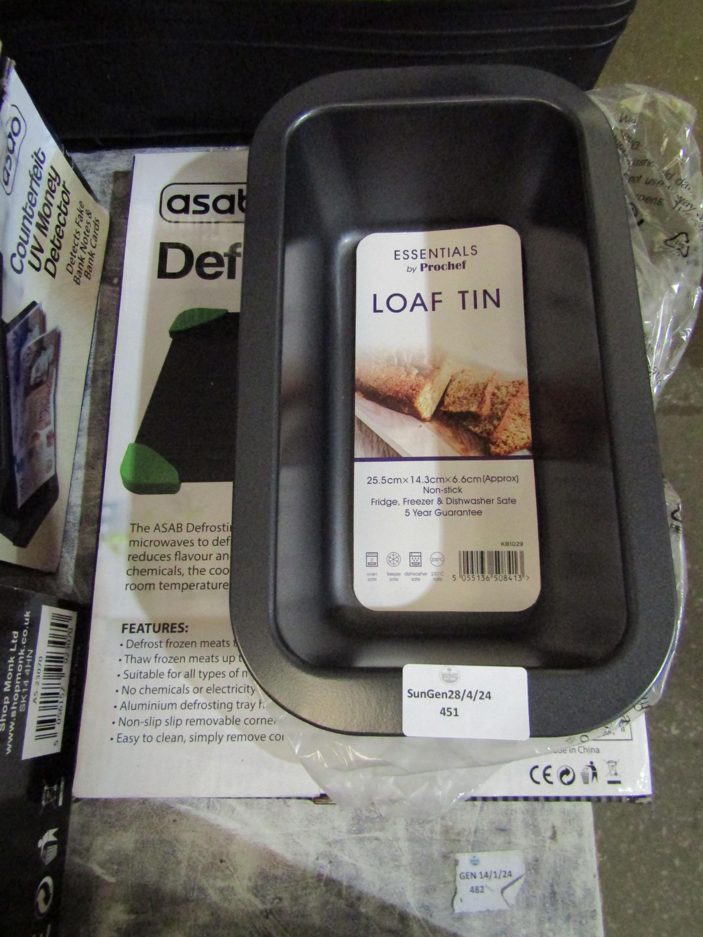 2x Items 1x Being Asab Defrosting Tray, 2x Loaf Tin, Unchecked.