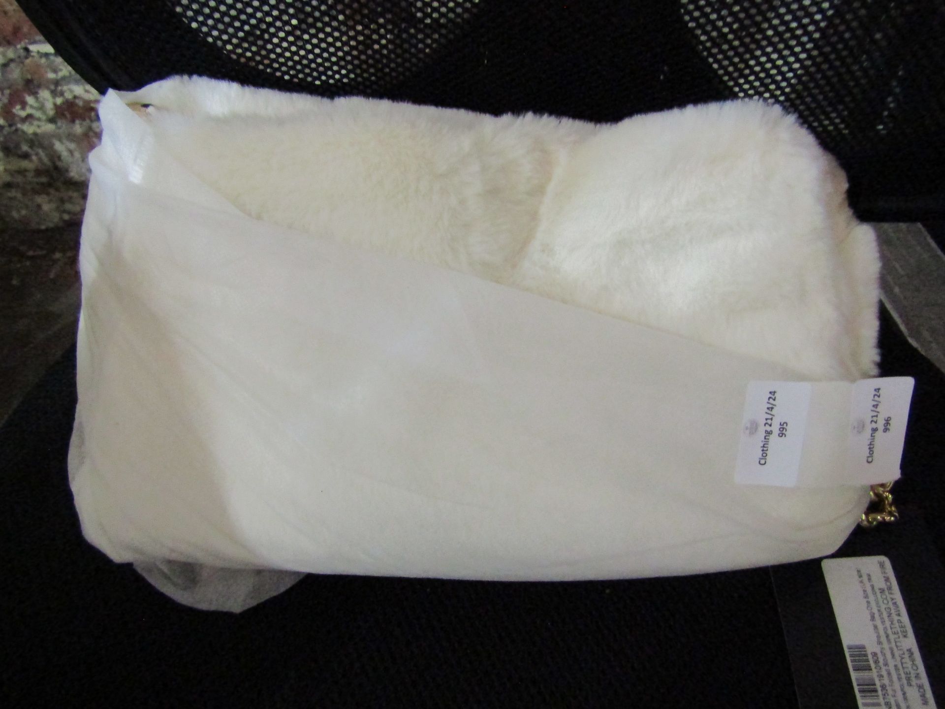 PrettyLittleThing Cream Fur Folded Slouchy Shoulder bag-One Size - Good Condition & Packaged.