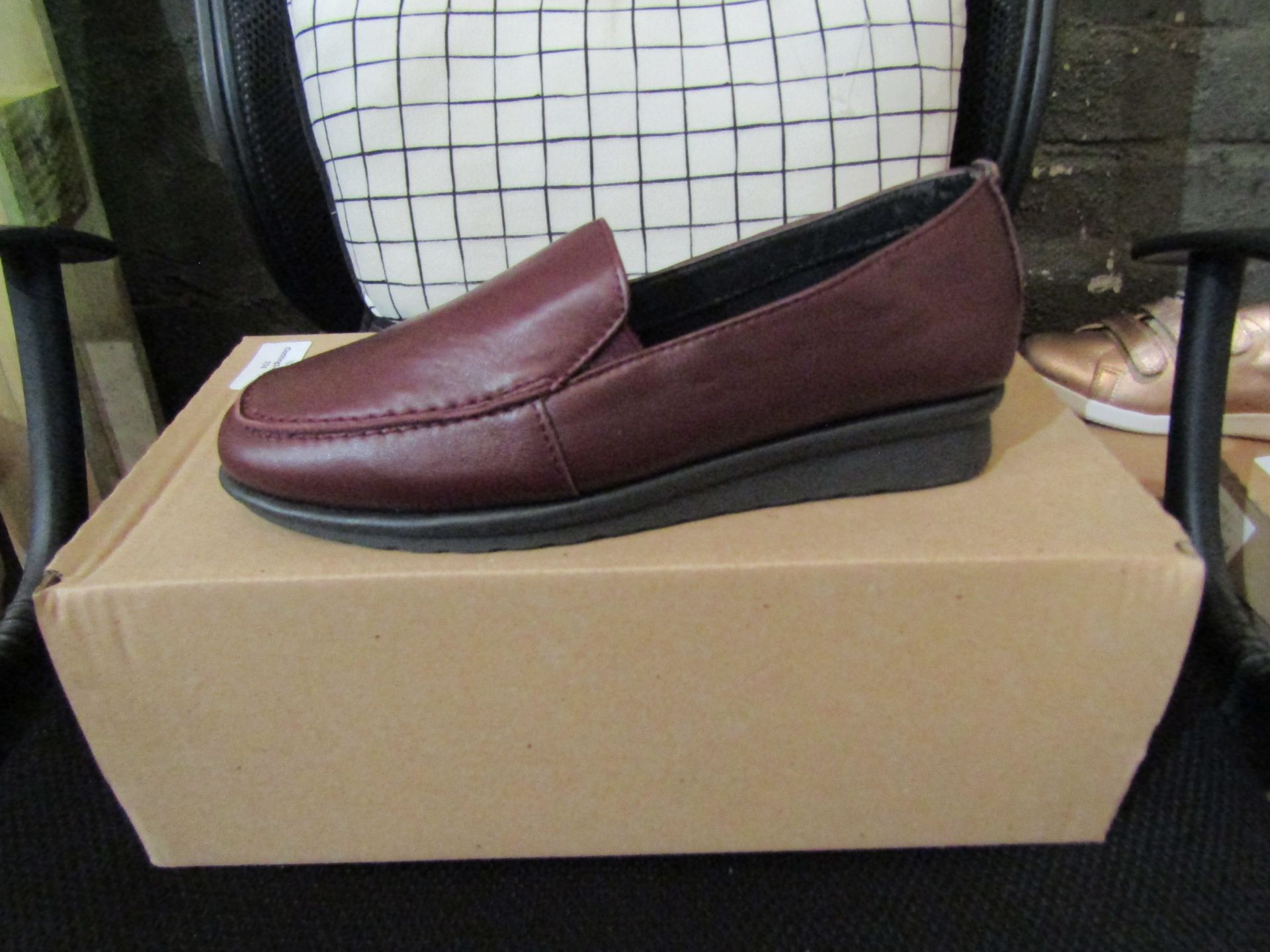 JD Williams Cushion Walk Ladies Slip On Shoes, Size: 4E - Unworn & Boxed.