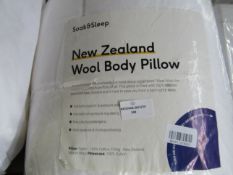 Soak & Sleep New Zealand Wool Body Pillow Pillow - Medium Firm RRP 46