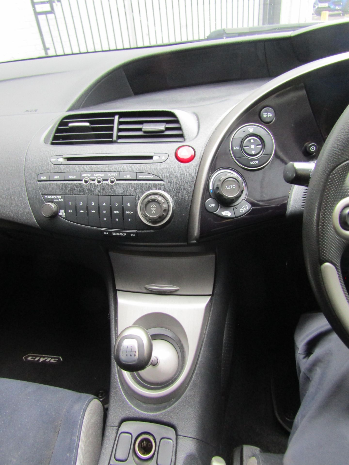 2008 Honda Civic SE 2.2 i-CDTI, in Black, MOT Until 22nd November 2024, 128,132  miles, Unchecked, - Bild 8 aus 11