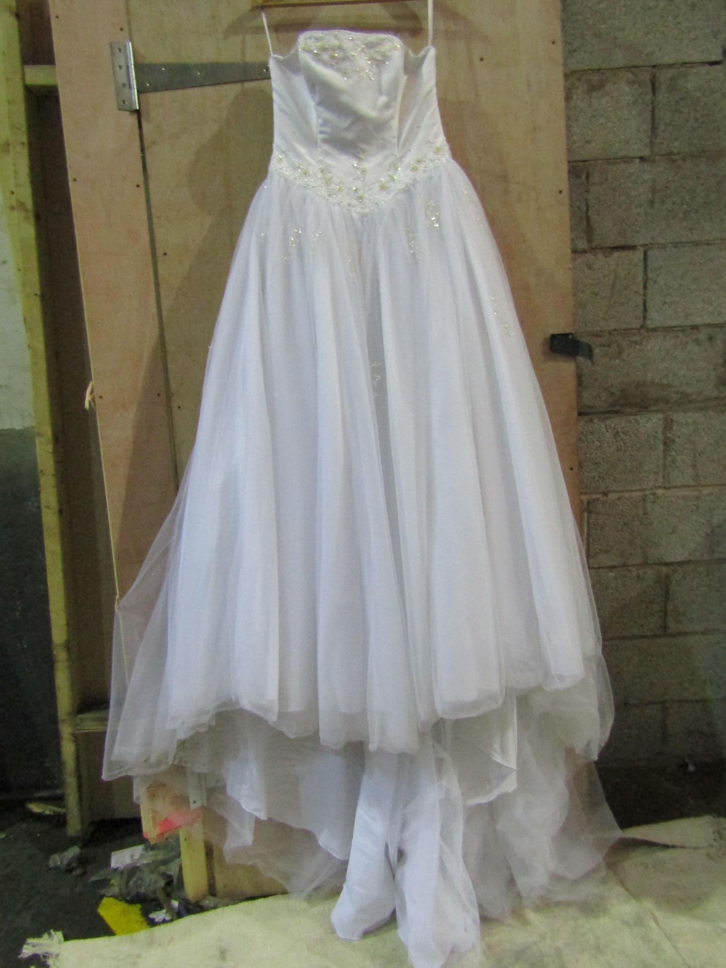 Approx 500 pieces of wedding shop stock to include wedding dresses, mother of the bride, dresses, - Image 91 of 108