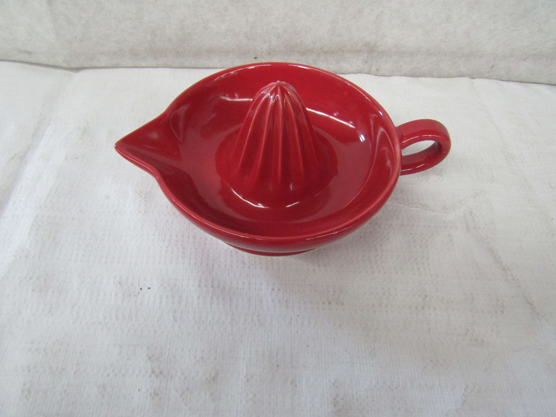 Scoop - Red Large Citrus Juicer - New & Boxed.