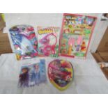 3X Various Items - See Image For Contents. 1X Beach Alive Playset - 1x Bubble Gun - Packaged.