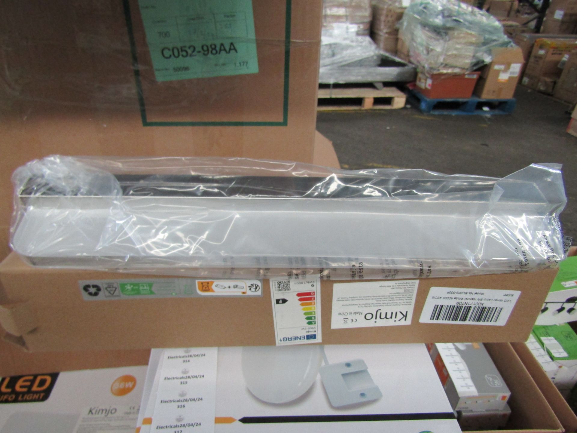 Kimjo Led Mirror Lamp, 9w, Natural White, 4000k 42cm Model (5547) Unchecked & Boxed. RRP £25.