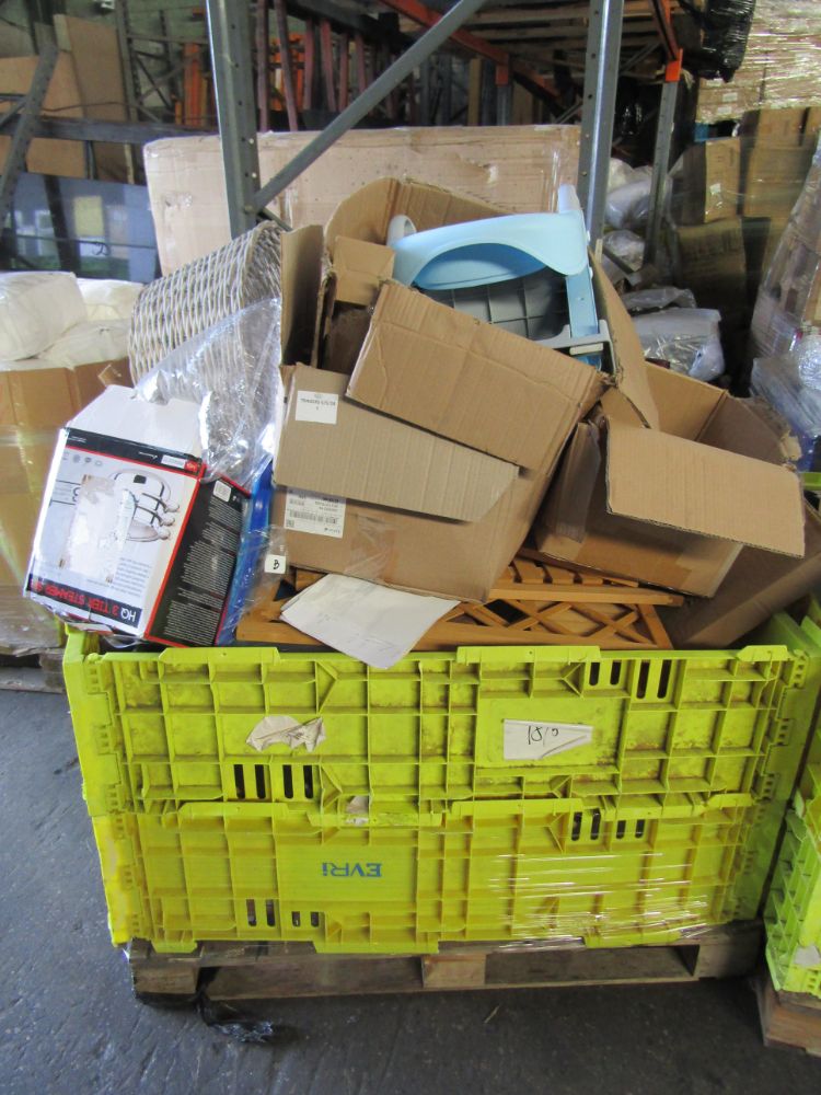 Pallets of returns and wholesaler warehouse clearance