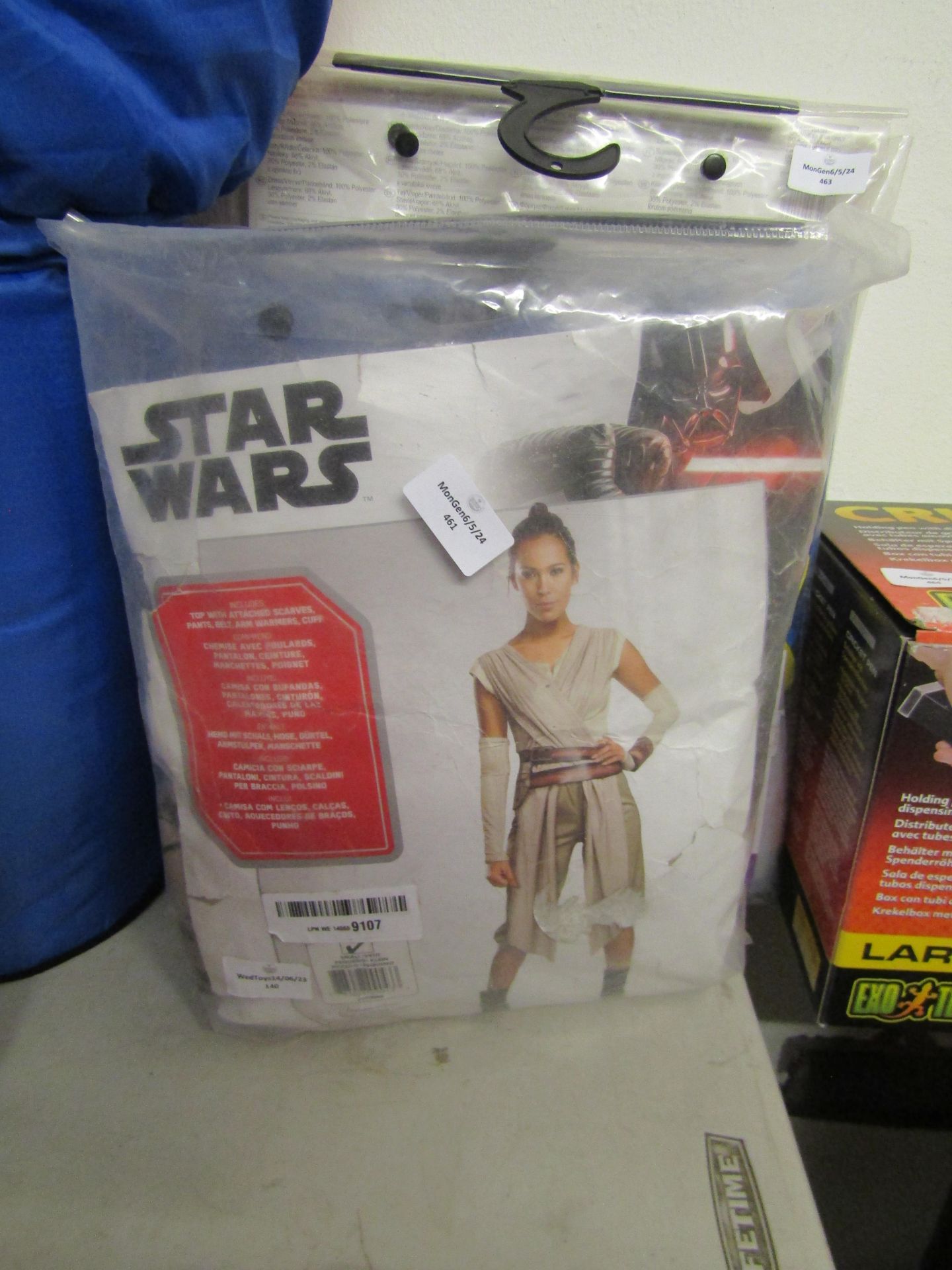 Star Wars Costume, Petite, Unchecked & Packaged.