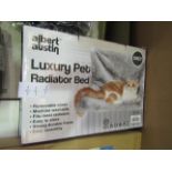 Albert Austin Grey Luxury Pet Radiator Bed - Unchecked & Boxed.