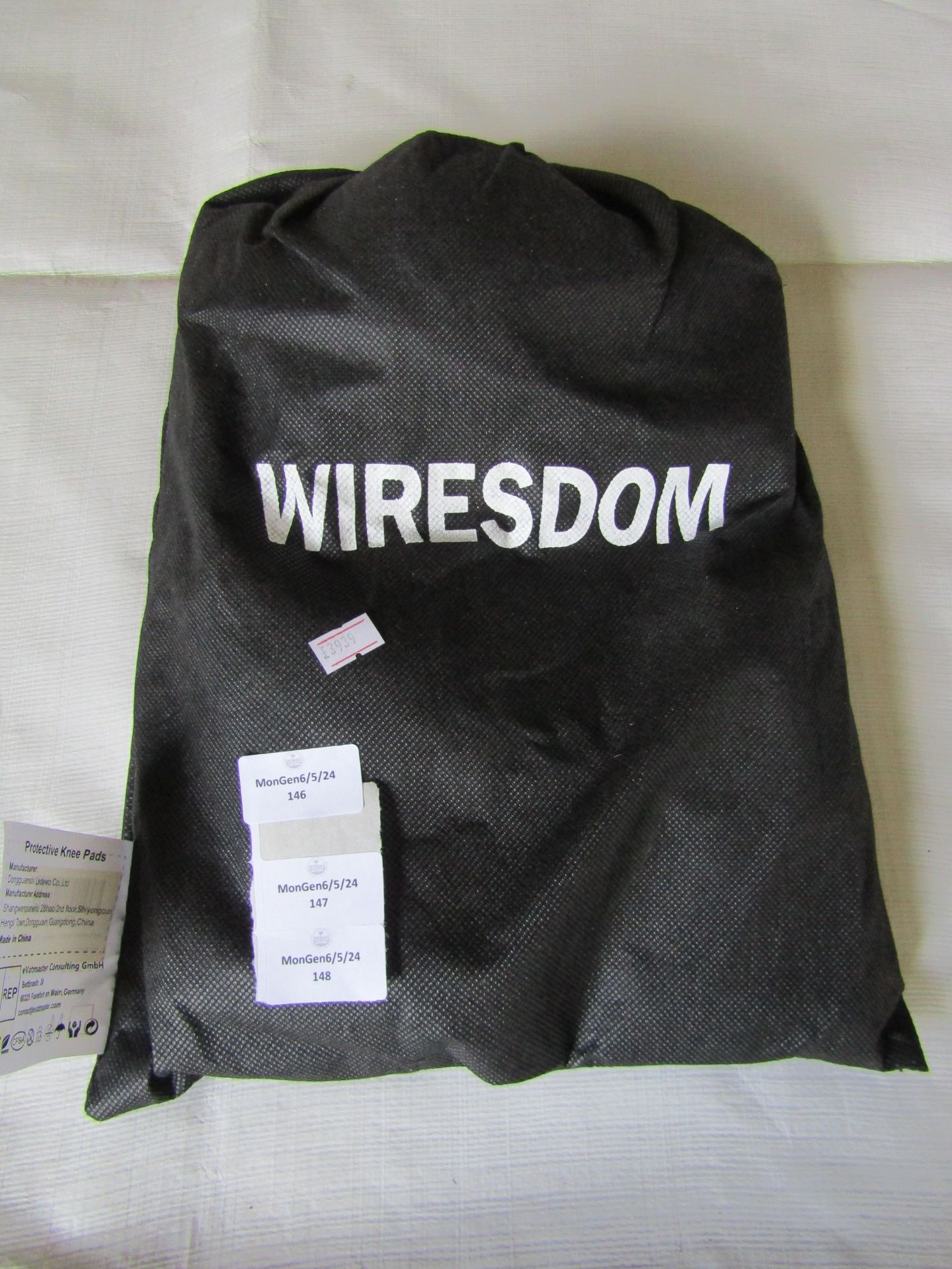 Wiresdom Knee Pads Set - Unused & Packaged.